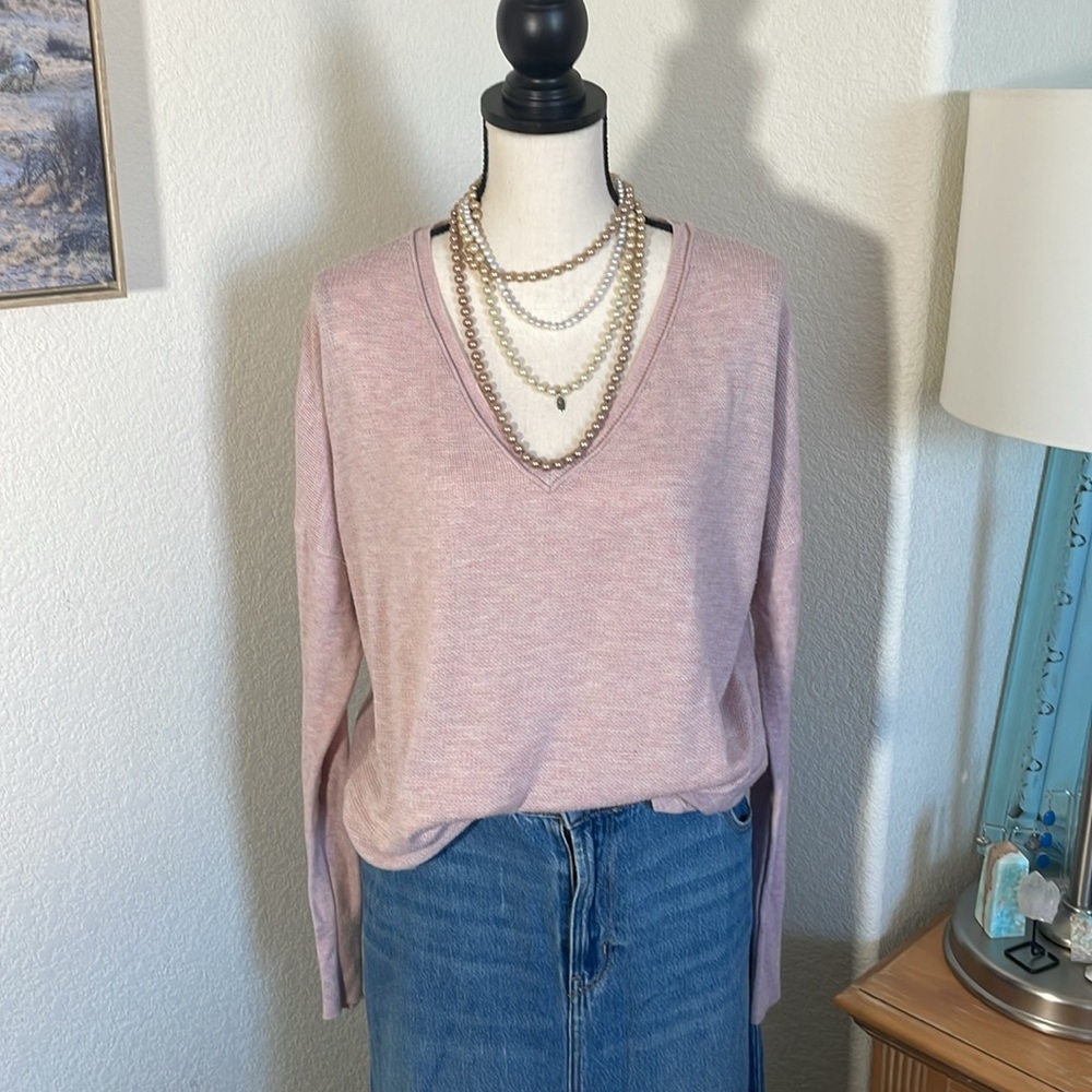 Mossimo V Neck sweater - Picture 4 of 9